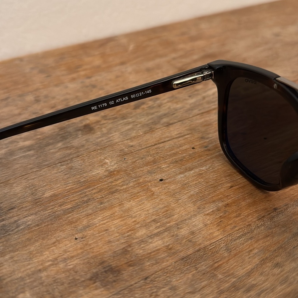Revo Atlas Polarized Sunglasses - Black Frames with Reflective Blue Lenses - Picture 7 of 8